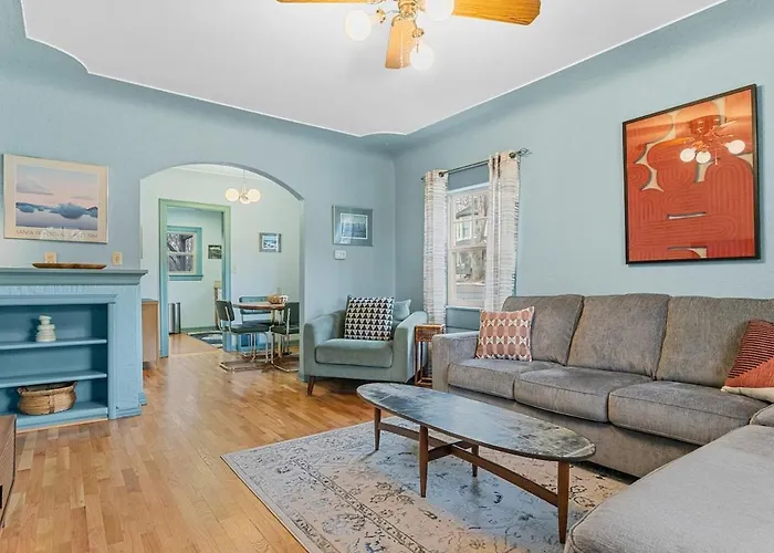 Vintage 3Br Near Airport & Downtown
